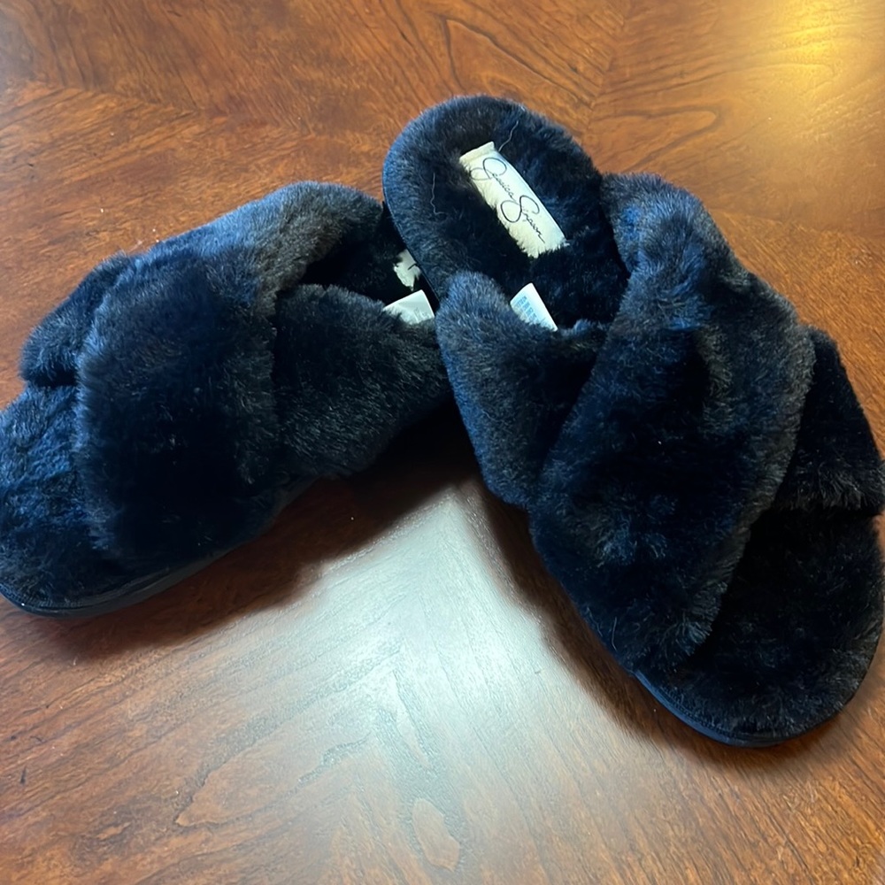 New black slippers